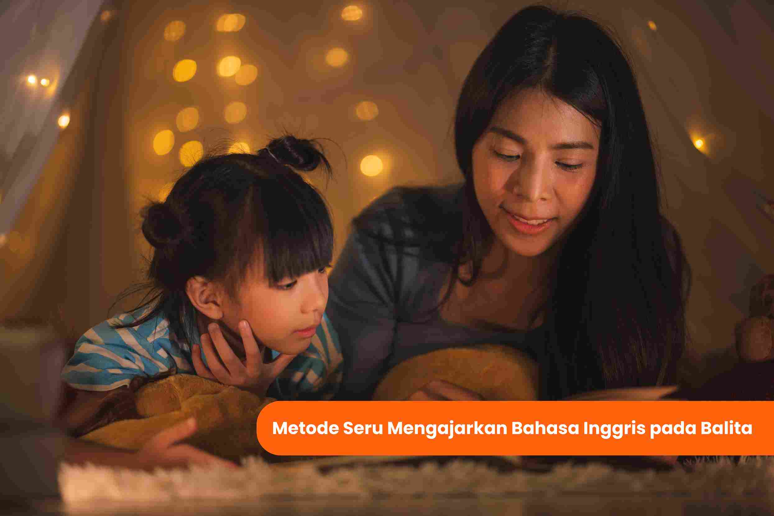 Thumbnail artikel website jago bahasa. Gambar seorang ibu yang sedang membacakan buku cerita untuk Anaknya. Metode mengajar bahasa inggris pada balita